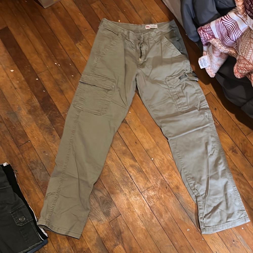 Wrangler Relaxed Fit Cargo Pants Khaki men’s sz 30 x 32